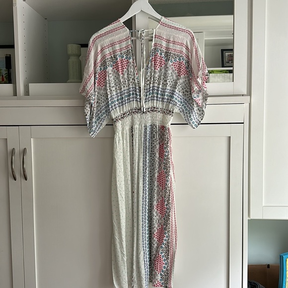 Beach cover up that could double as a dress with a slip. - Picture 2 of 2